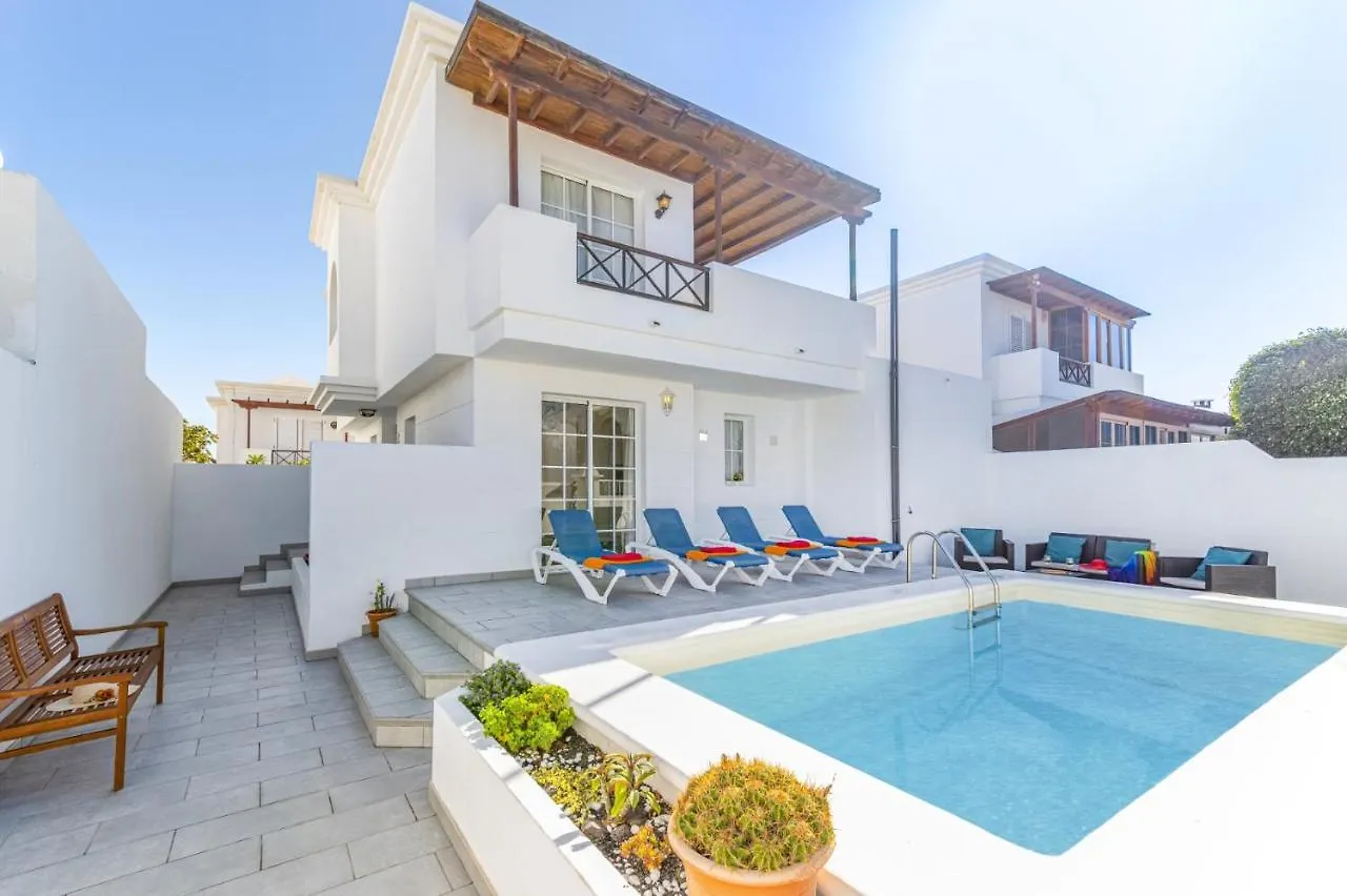 Villa Lotus by Villa Plus Puerto del Carmen